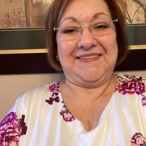 Meet your Posher, Claudine